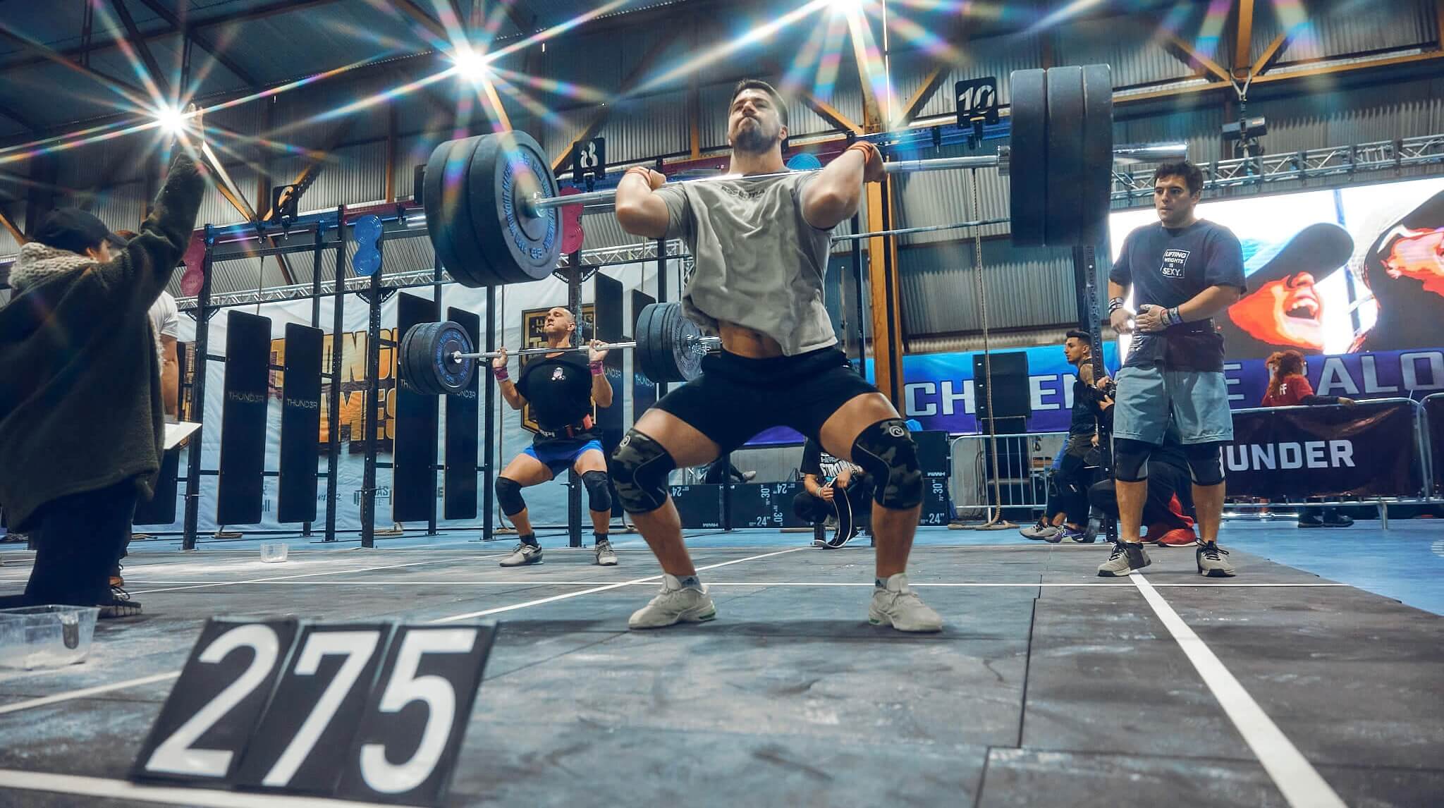 Atleta entrenando CrossFit — VProgram, planificación de fuerza y conditioning